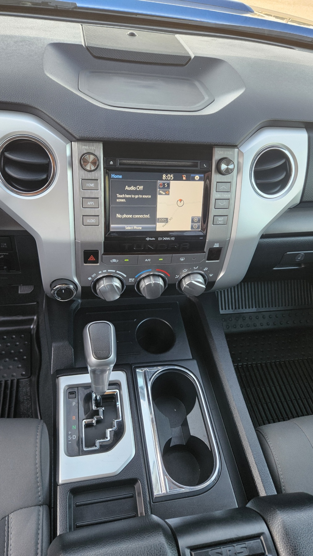 Used 2018 Toyota Tundra 4x4 CrewMax SR5 image 11