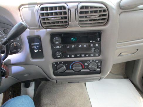 Used 2003 Chevrolet S10 Pickup 2WD Regular Cab image 30
