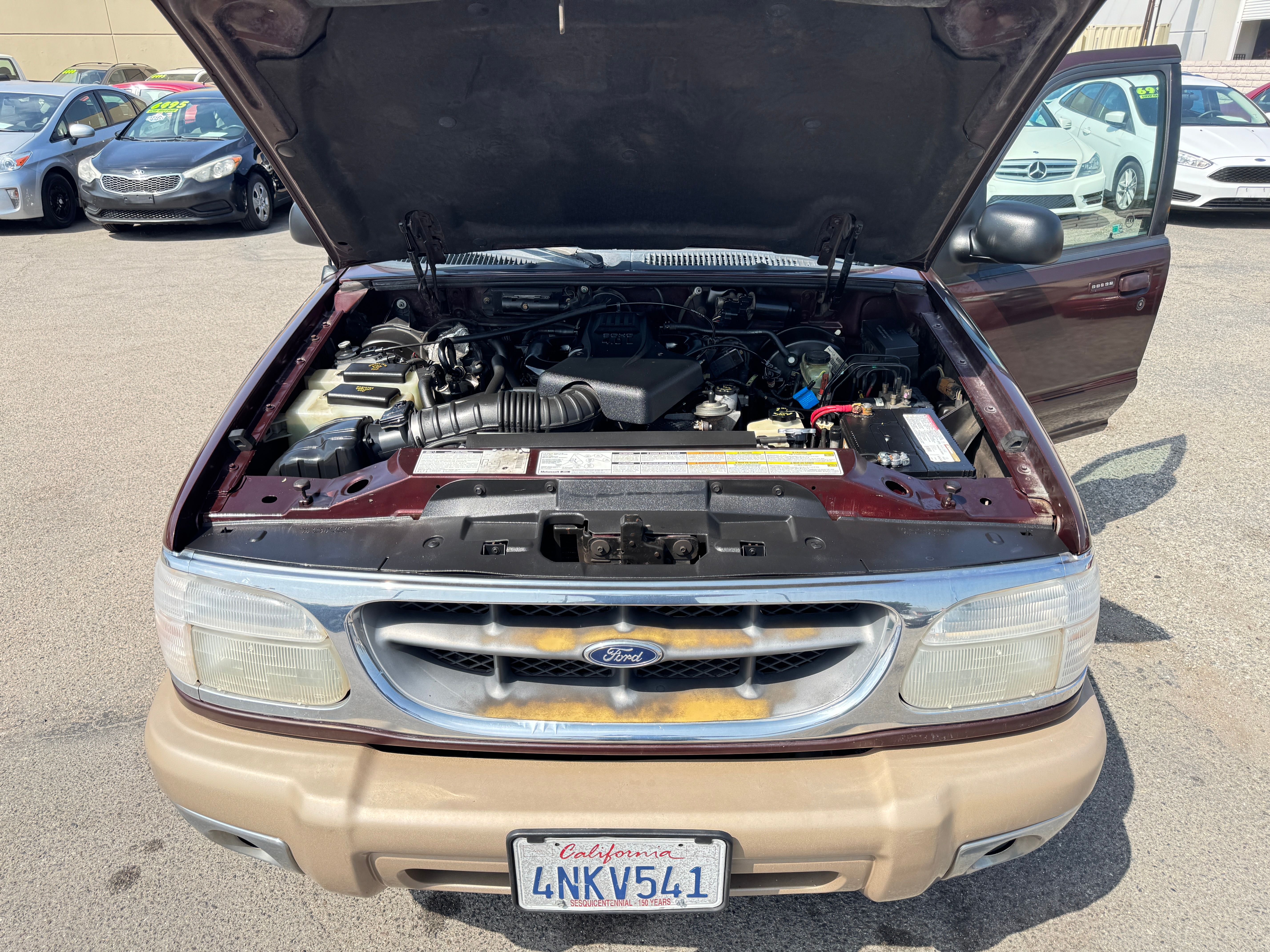 Used 2000 Ford Explorer 2WD Eddie Bauer image 24