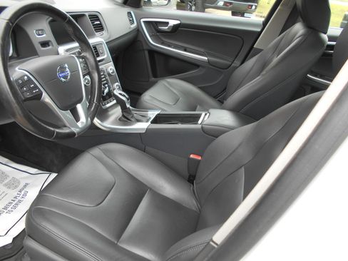 Used 2015 Volvo S60 T5 Platinum FWD image 8