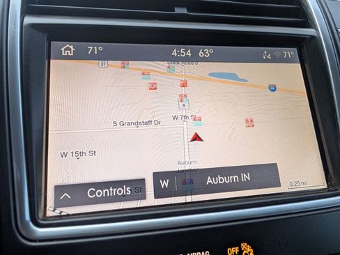 Used 2019 Lincoln Nautilus Reserve image 11