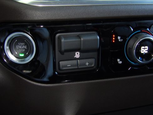 Used 2026 Chevrolet Silverado 1500 4x4 Crew Cab RST image 7