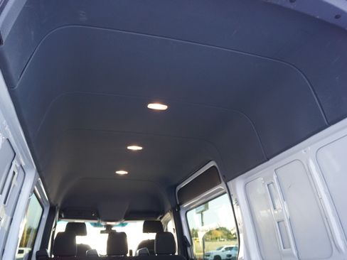 Used 2019 Mercedes-Benz Sprinter image 18