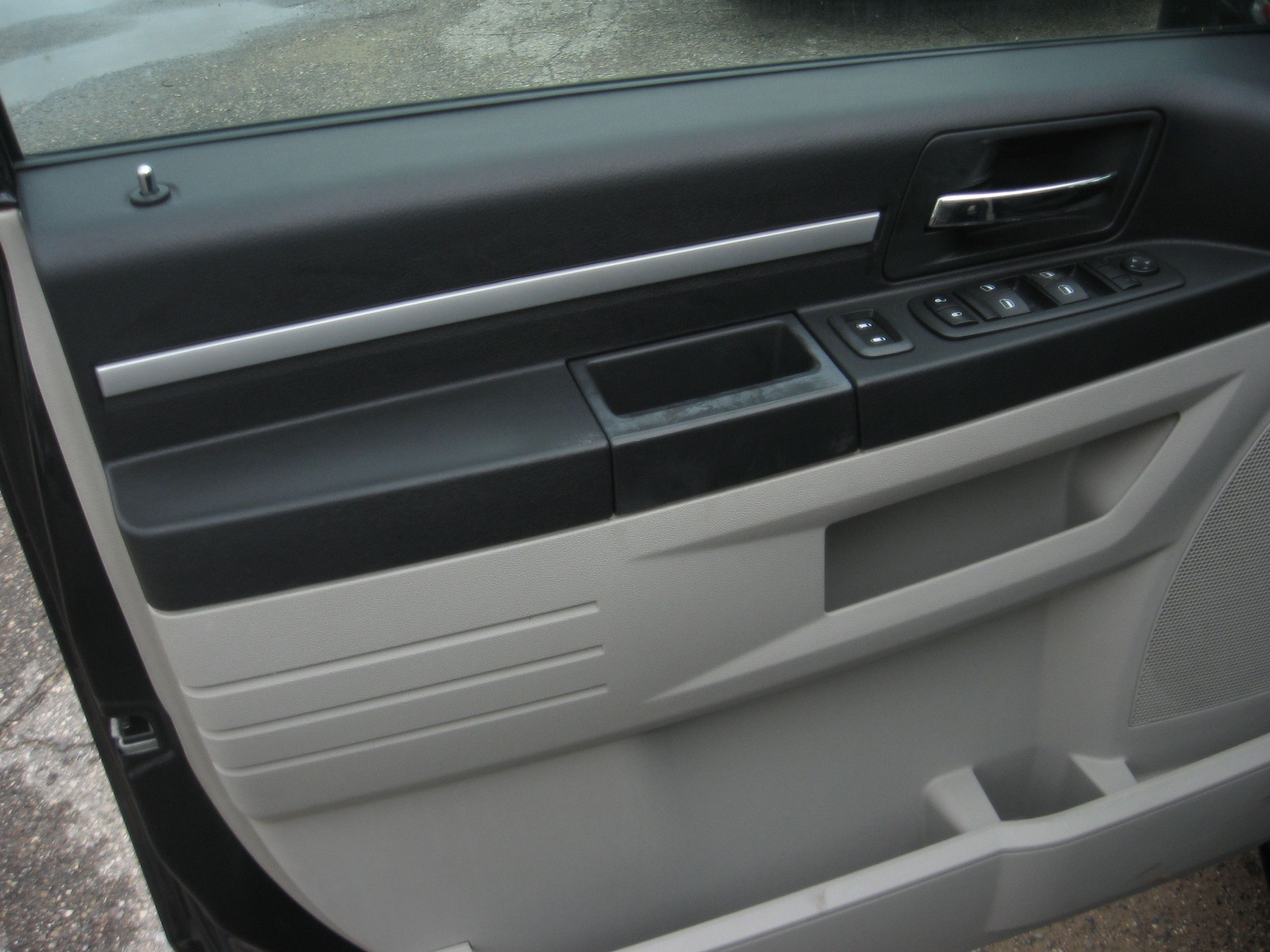 Used 2008 Dodge Grand Caravan SXT FWD image 8