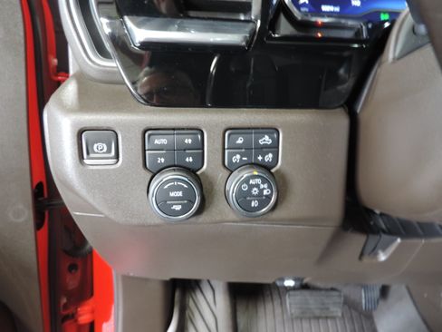 Used 2022 Chevrolet Silverado 1500 4x4 Crew Cab LT Trail Boss image 48