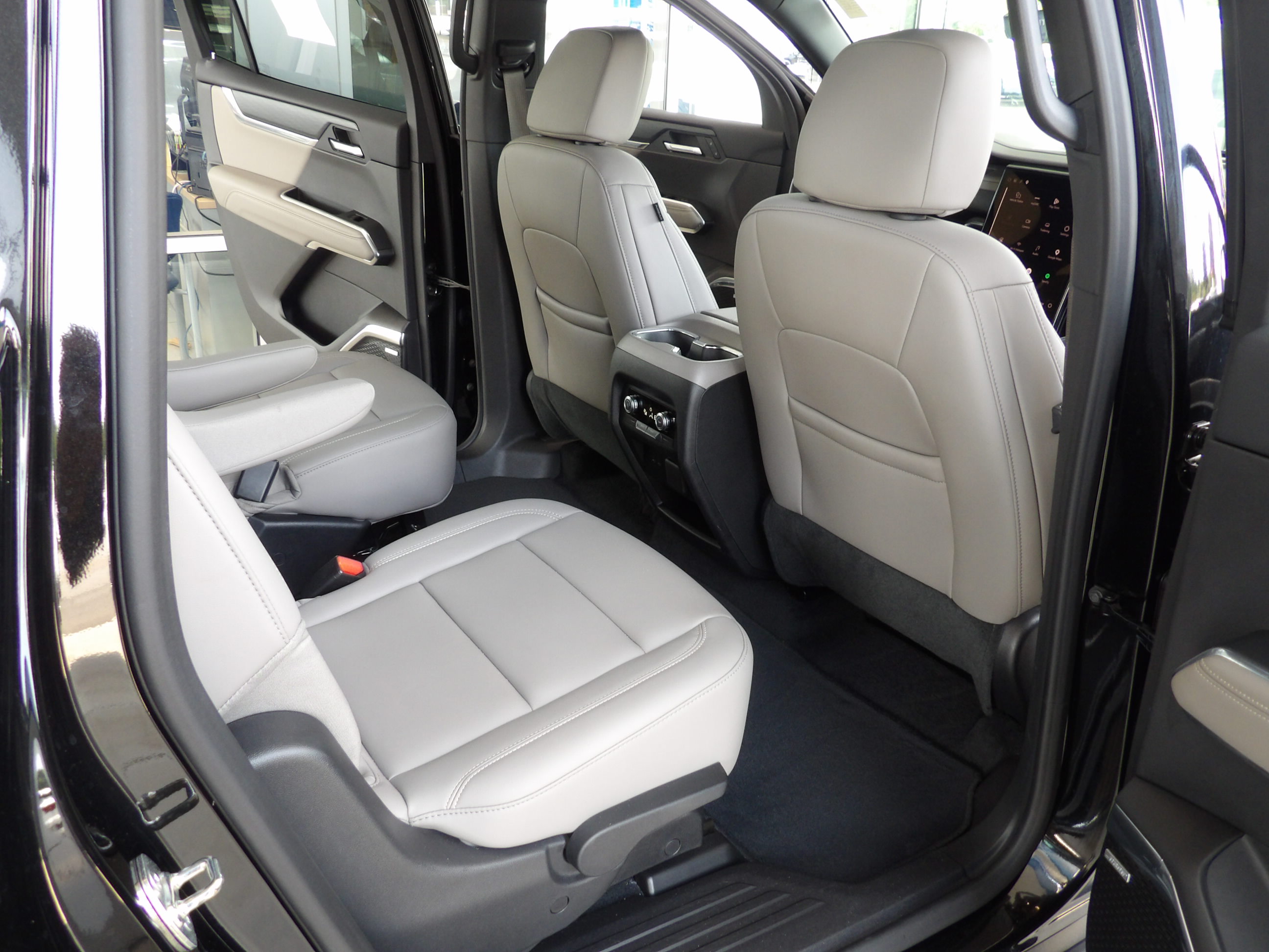 Used 2026 GMC Acadia FWD Elevation image 19