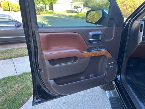 Used 2016 Chevrolet Silverado 1500 High Country image 23