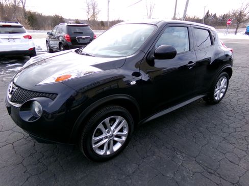 Used 2014 Nissan Juke SV image 1