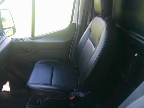 Used 2021 Ford Transit 250 XL image 11