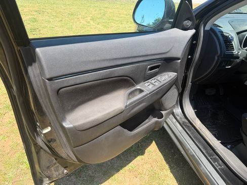 Used 2014 Mitsubishi Outlander Sport FWD ES image 29