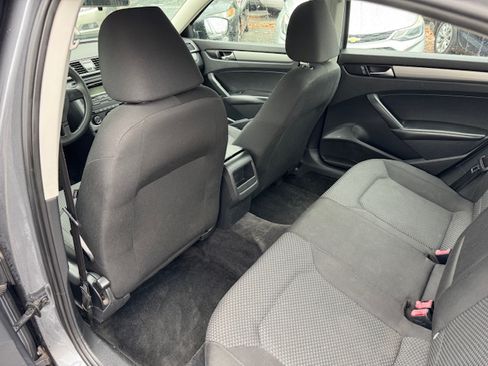 Used 2014 Volkswagen Passat 2.5 S image 11