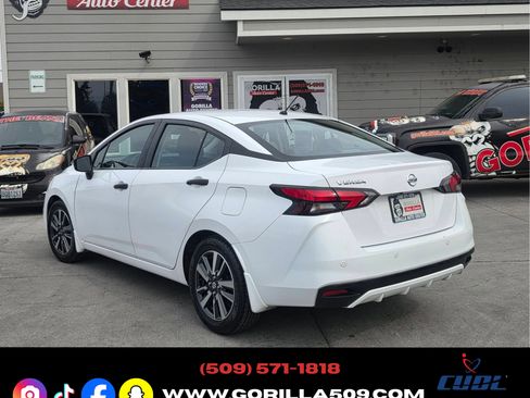 Used 2022 Nissan Versa S FWD image 5