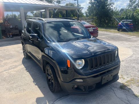 Used 2018 Jeep Renegade Sport image 2