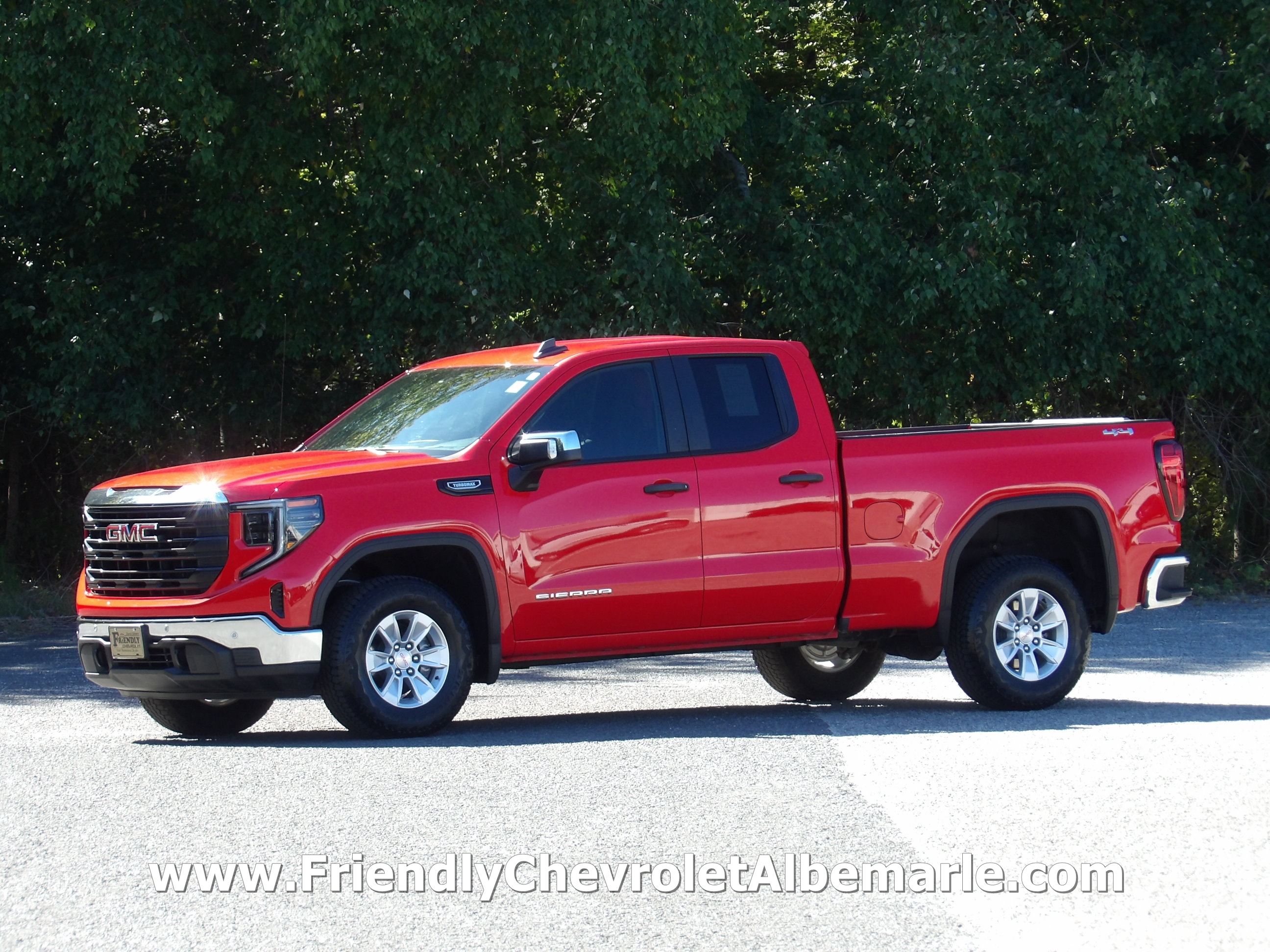 Used 2025 GMC Sierra 1500 4x4 Double Cab Pro image 1