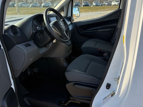 Used 2021 Nissan NV200 S image 9