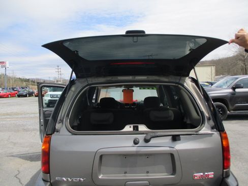Used 2007 GMC Envoy SLE image 53