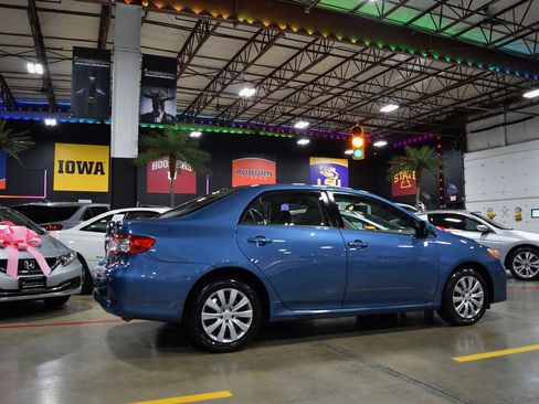 Used 2013 Toyota Corolla LE image 8