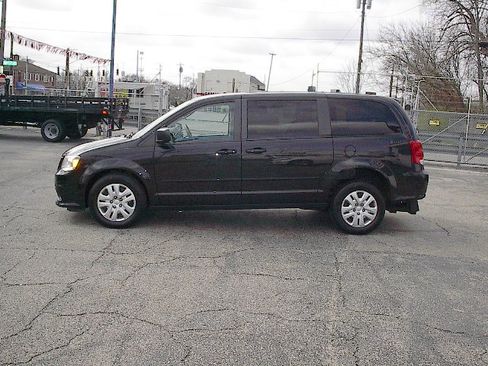 Used 2016 Dodge Grand Caravan SE image 7