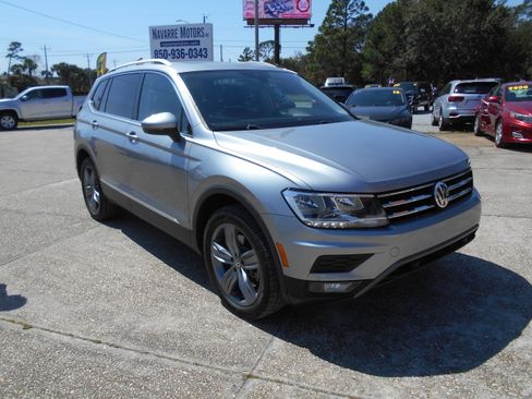 Used 2020 Volkswagen Tiguan SEL Premium R-Line image 3