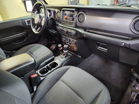 Used 2021 Jeep Gladiator Sport AWD/4WD image 19