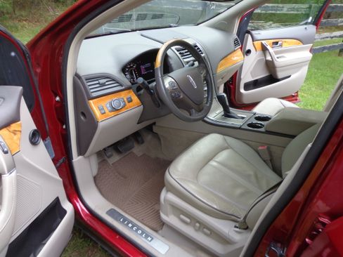 Used 2015 Lincoln MKX Reserve image 7