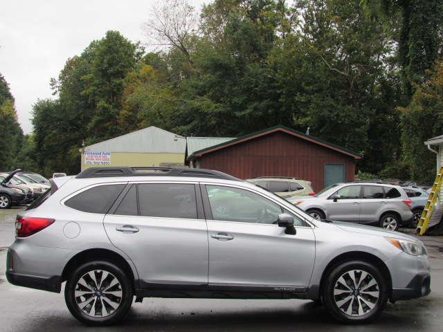 Used 2015 Subaru Outback 2.5i Limited AWD/4WD image 11
