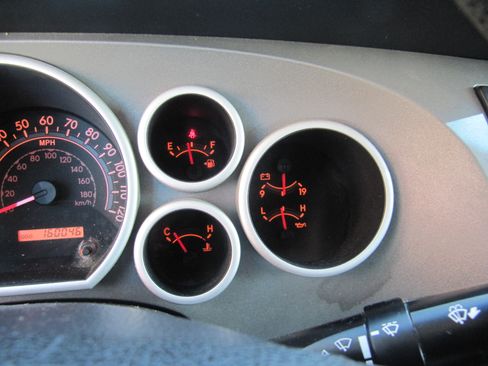Used 2010 Toyota Tundra 4x4 CrewMax image 18