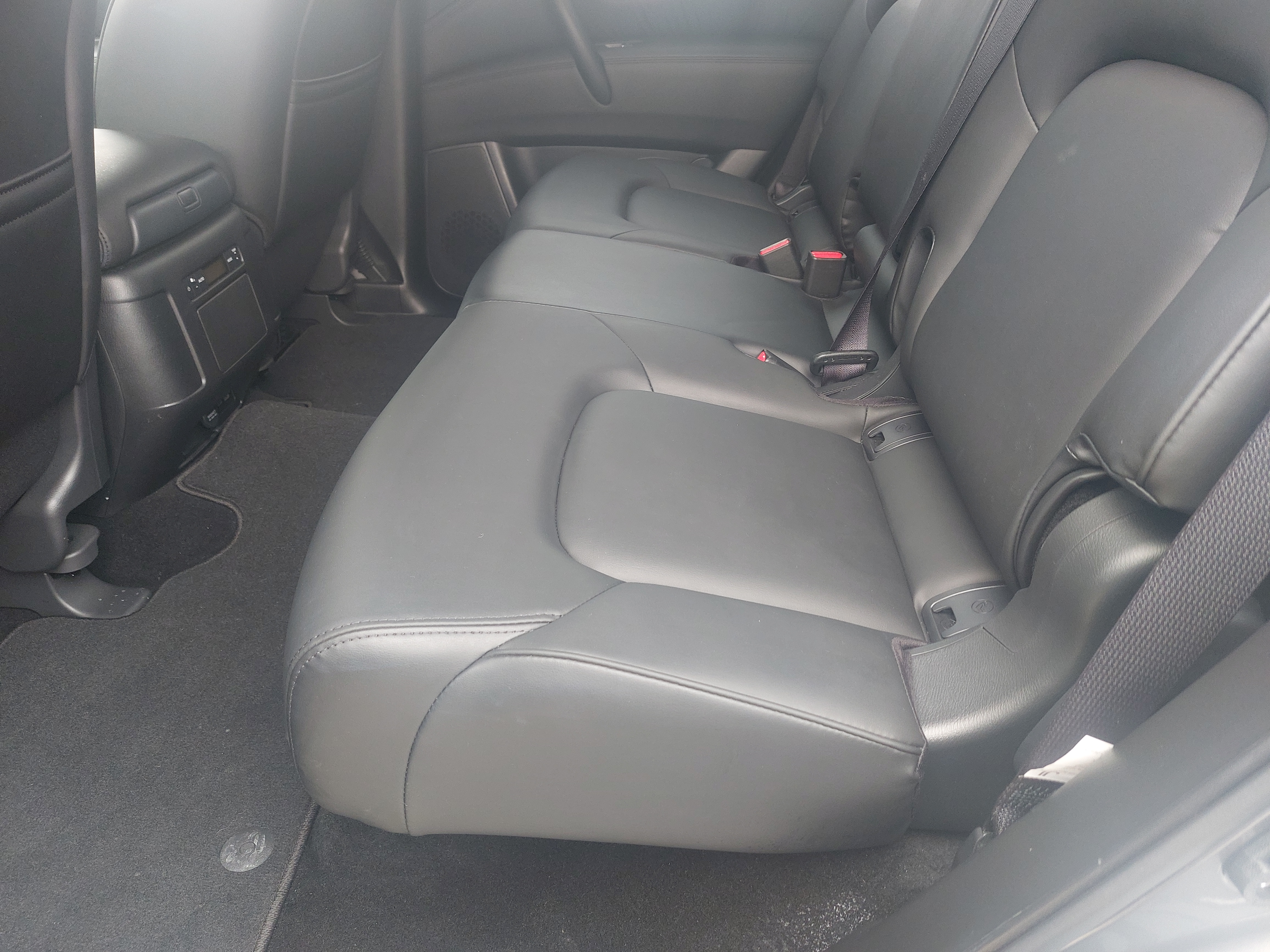 Used 2023 Nissan Armada 2WD SV image 13