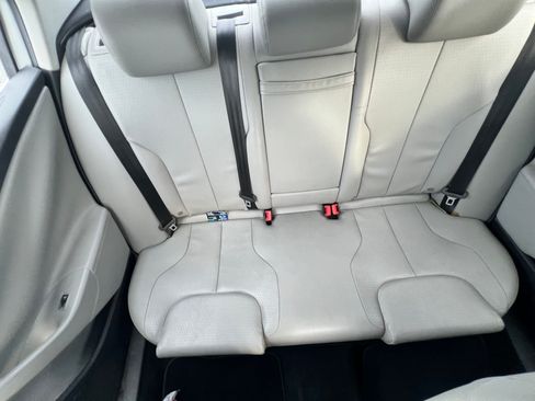 Used 2009 Volkswagen Passat 2.0T Komfort Sedan FWD image 10