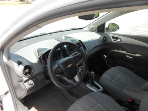 Used 2014 Chevrolet Sonic LT Hatchback FWD image 13