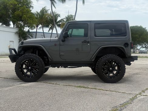 Used 2016 Jeep Wrangler 75th Anniversary AWD/4WD image 6