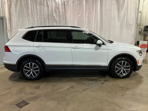 Used 2020 Volkswagen Tiguan SE image 30