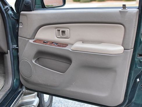 Used 1999 Toyota 4Runner Limited image 31