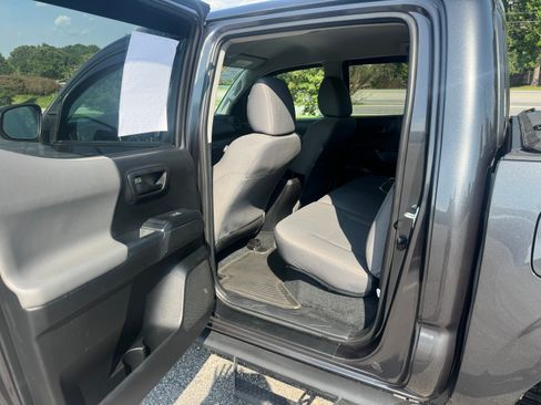 Used 2021 Toyota Tacoma 4x4 Double Cab image 15