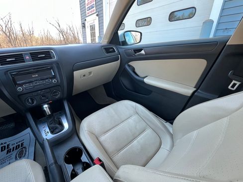 Used 2014 Volkswagen Jetta SE image 8