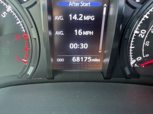 Used 2021 Toyota 4Runner 4WD SR5 Premium image 21
