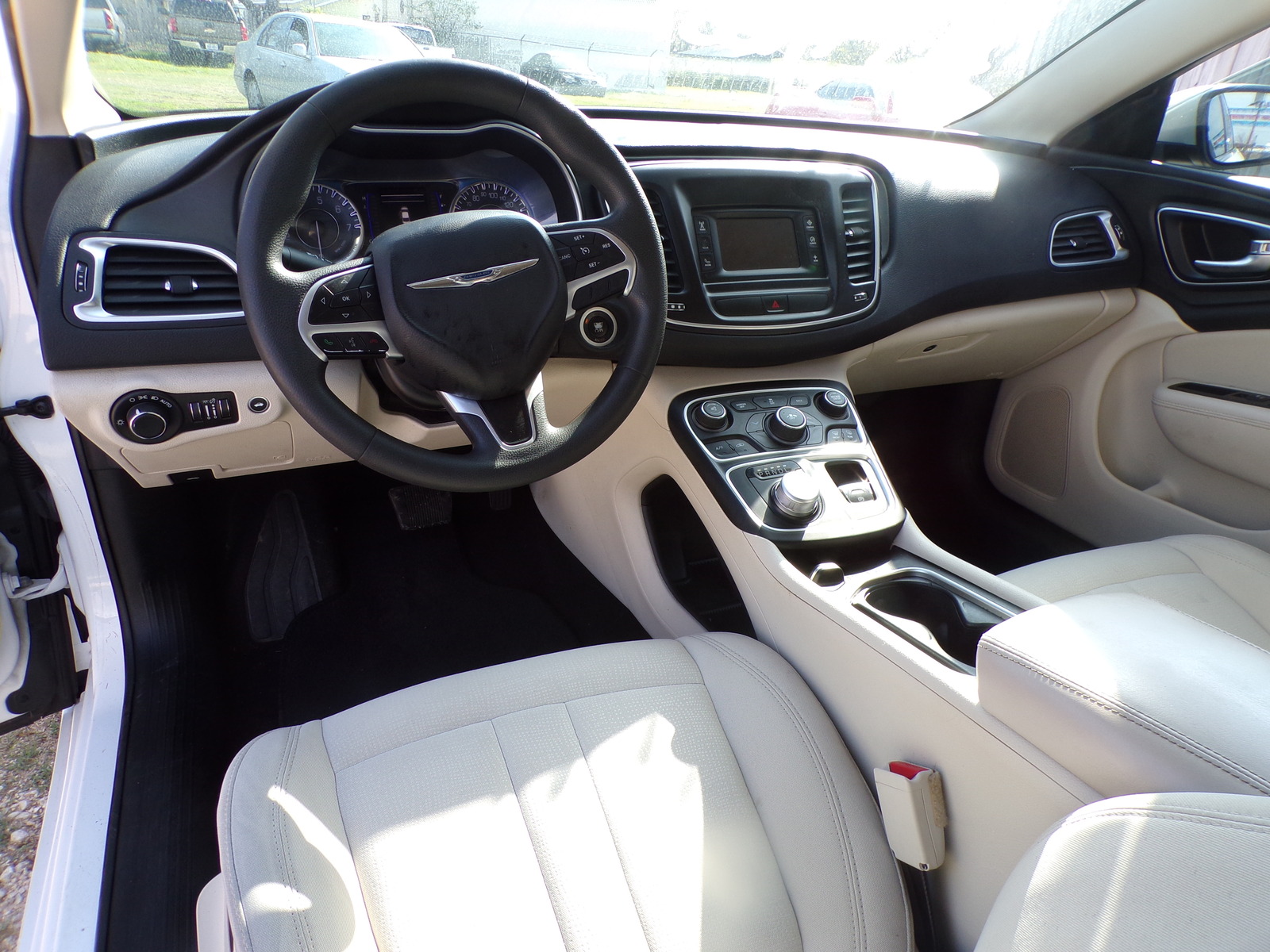 Used 2015 Chrysler 200 Limited FWD image 9