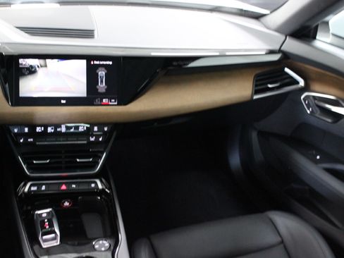 Used 2023 Audi e-tron GT Premium Plus image 39
