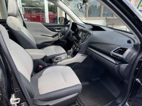 Used 2019 Subaru Forester Premium AWD/4WD image 15