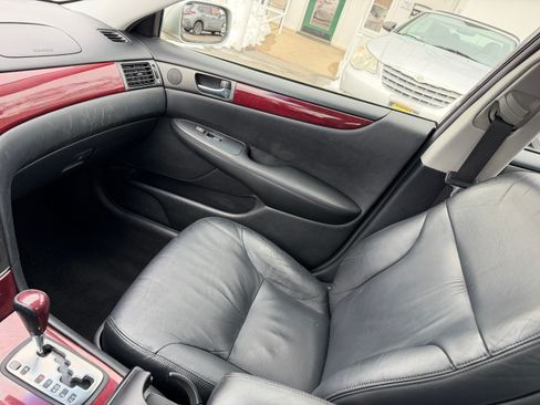 Used 2004 Lexus ES 330 image 10