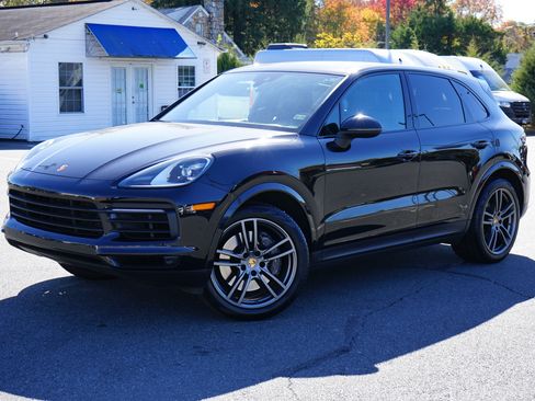 Used 2022 Porsche Cayenne image 2