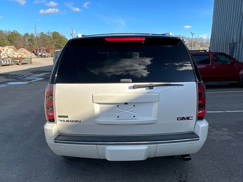 Used 2012 GMC Yukon Denali image 6