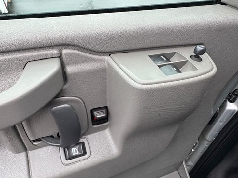 Used 2017 Chevrolet Express 2500 image 16