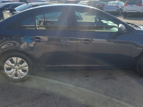 Used 2015 Chevrolet Cruze LS image 5