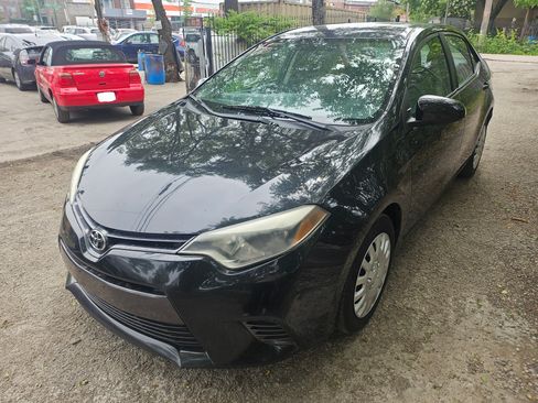 Used 2015 Toyota Corolla LE image 2