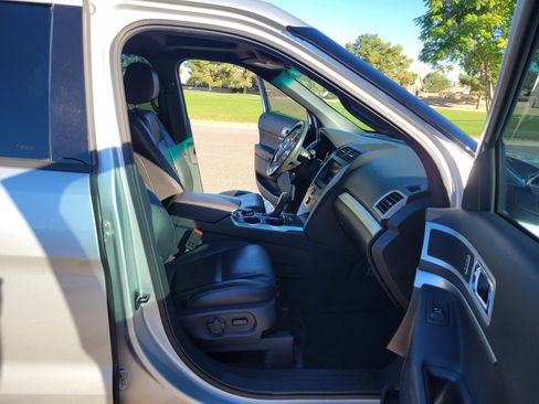 Used 2013 Ford Explorer XLT image 14