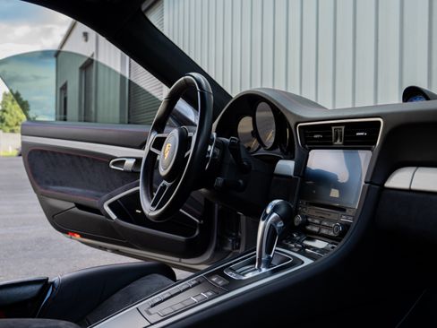 Used 2018 Porsche 911 GT3 image 12
