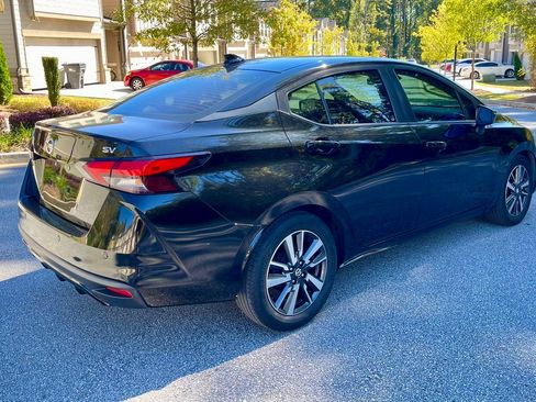 Used 2020 Nissan Versa SV image 5