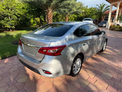 Used 2019 Nissan Sentra SV FWD image 4