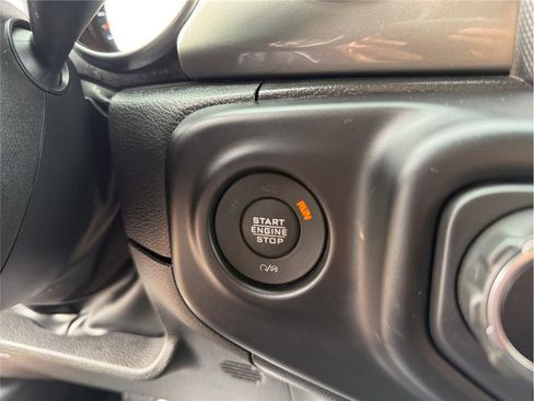 Used 2022 Jeep Wrangler Unlimited Sahara image 25